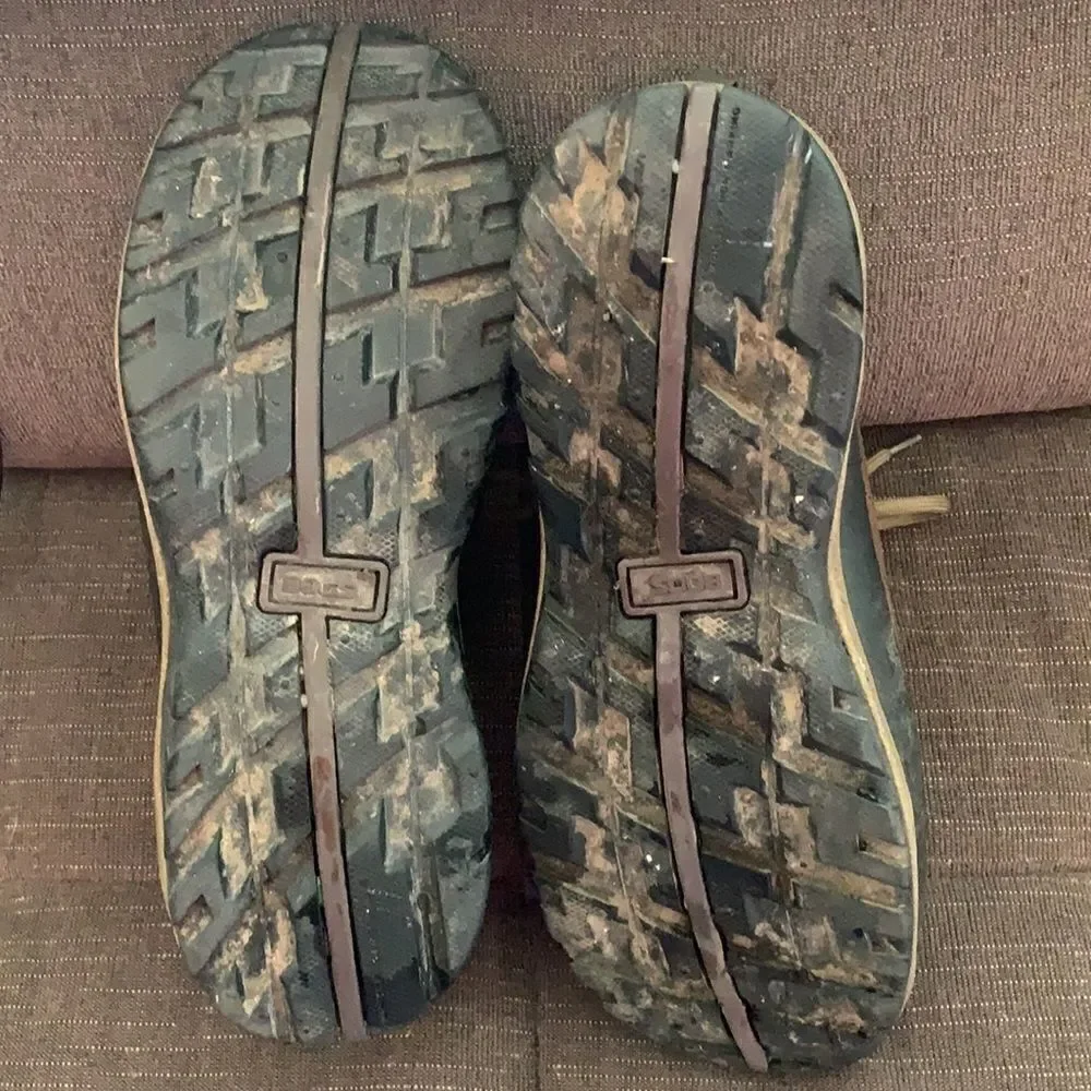 EUC MEN’S SIZE 8 WATERPROOF LACE-UP OSMOSIS LO MT BOGS